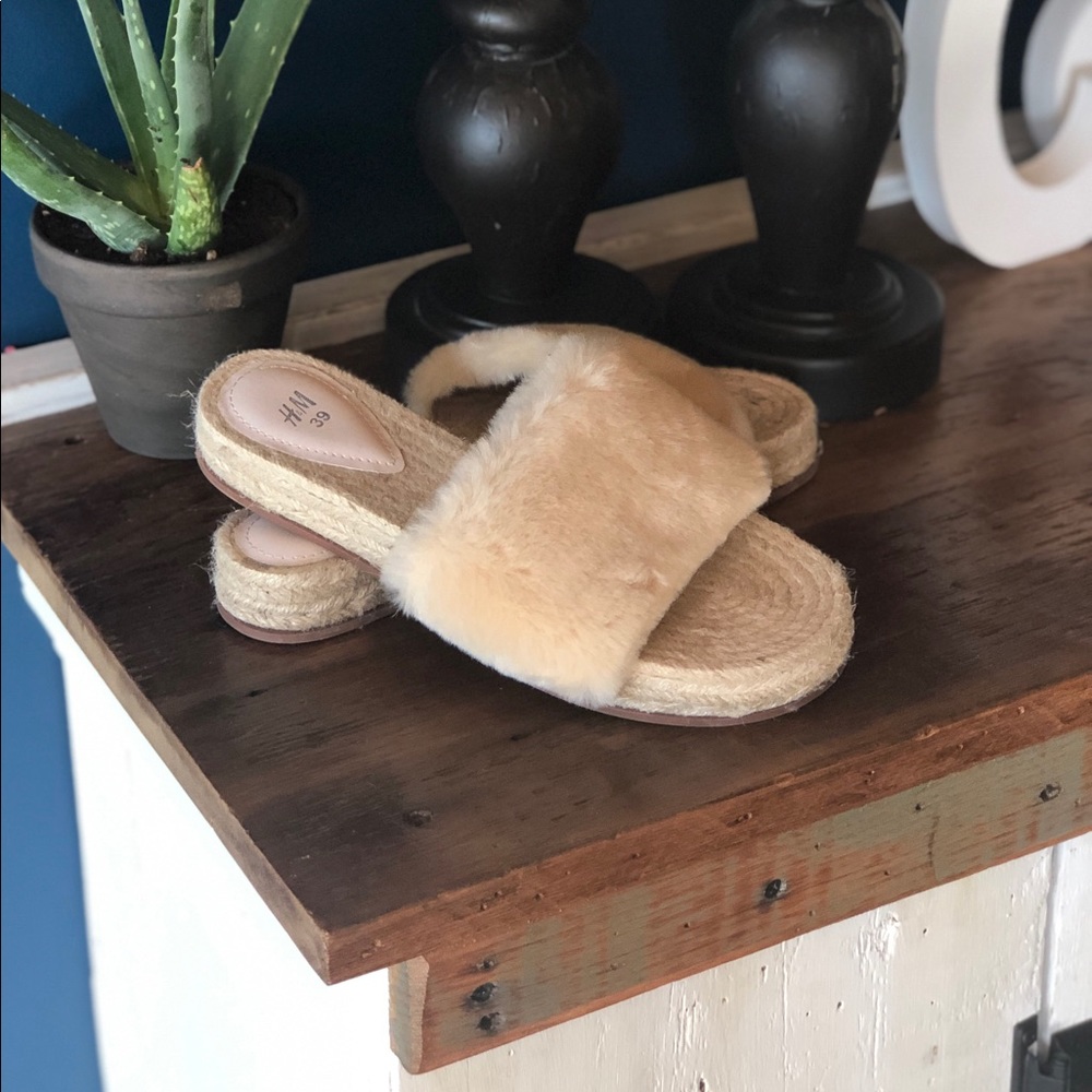 Fuzzy Summer Slip On’s Never Worn